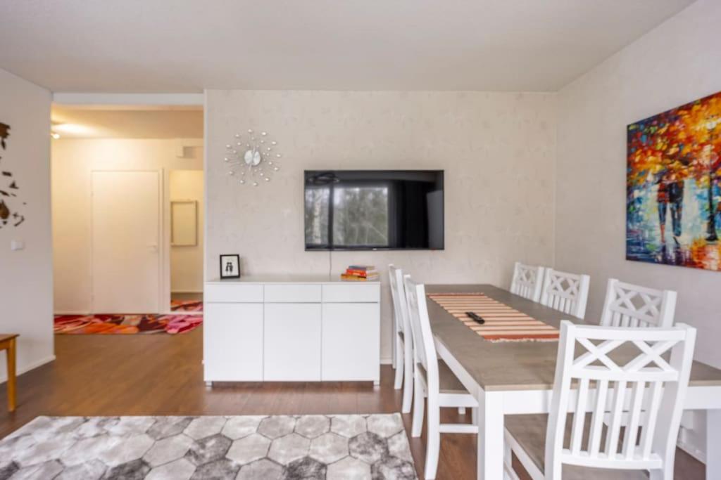 Valoisa Huoneisto Jossa Erinomaiset Vuoteet. ミッケリ エクステリア 写真